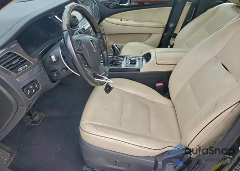 2016 Hyundai Equus Signature z USA, uszkodzony, nr VIN KMHGH4JH7GU102316